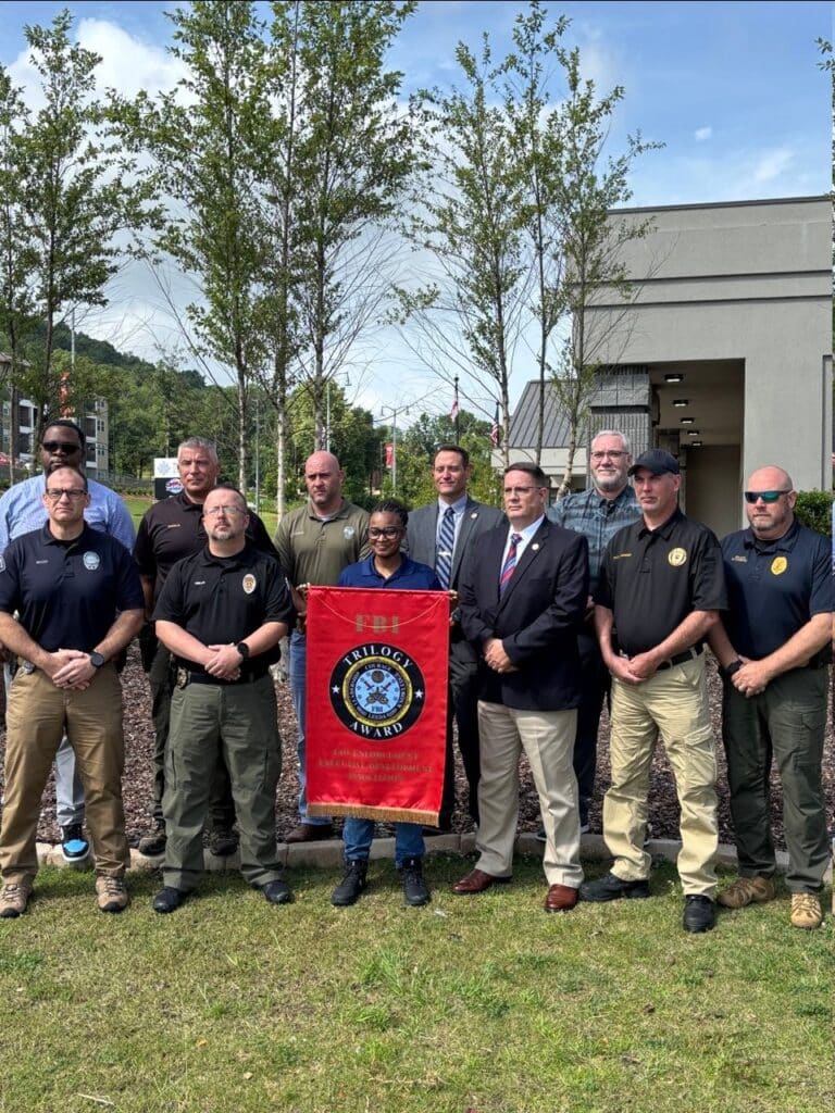 Major Staggers wins FBI-LEEDA award 